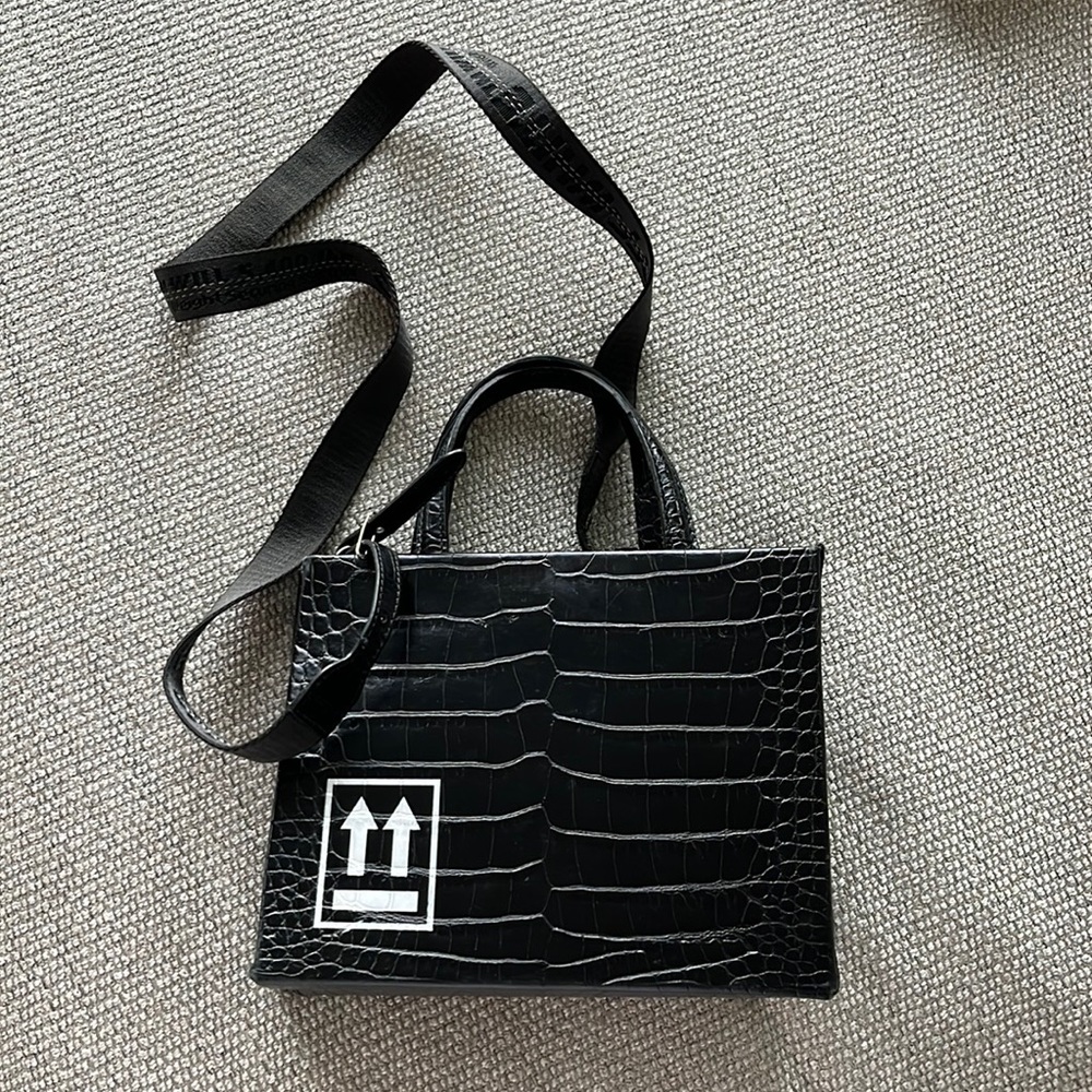 Off White Cocco Box Bag